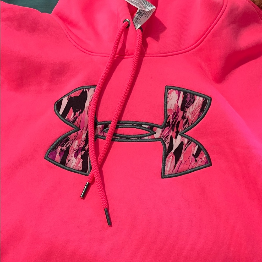 Under Armour Neon Pink Sweatshirt L Cold Gear new condition